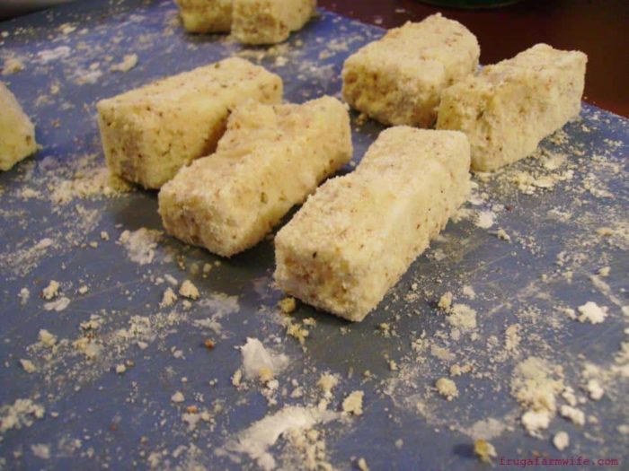 Image shows mozzarella dredged in bread crumbs