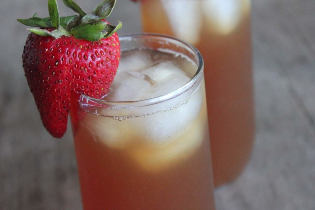 iced tea with strawberries
