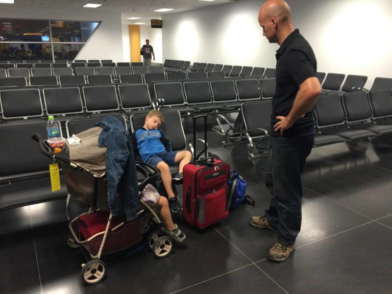 6 Tried and True Tips for flying with kids