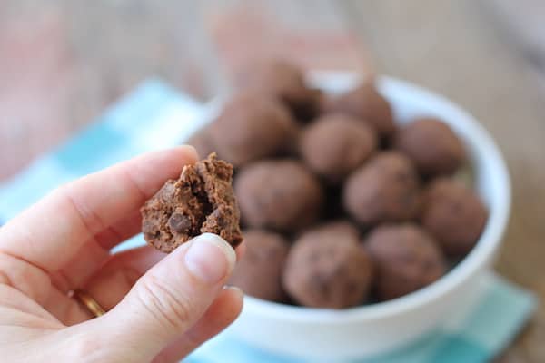 Healthy Double Chocolate Peppermint Cookie Dough Bites
