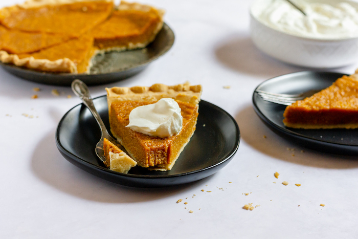 southern sweet potato pie recipe - perfect for Thanksgiving