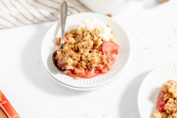a servings of rhubarb crisp, gluten free